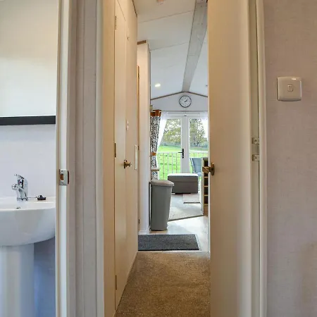 Willow - Uk36374 Holiday home *